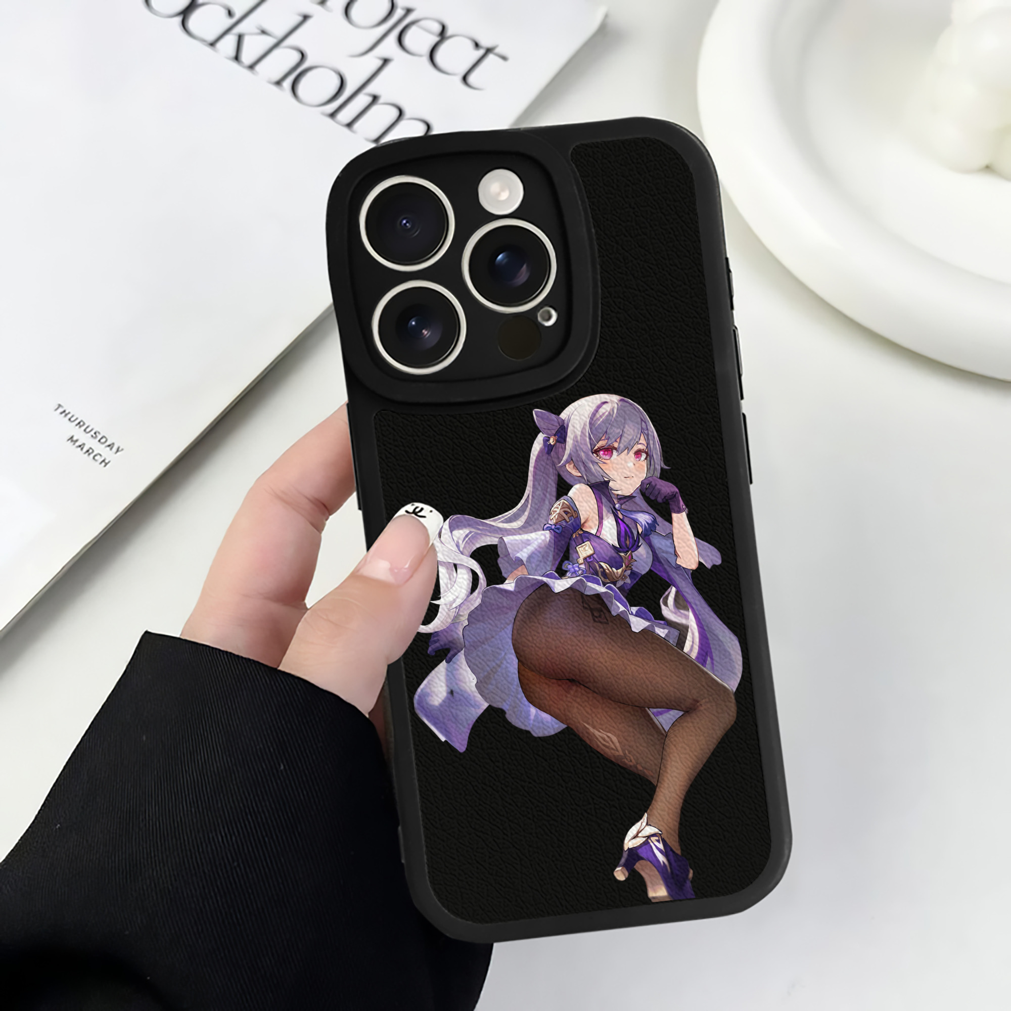 げんし神 刻晴 こくせい genshin Kokusei 【iPhone 16シリーズ対応】シリコンスマホケース（レザー調） 材質：シリコン